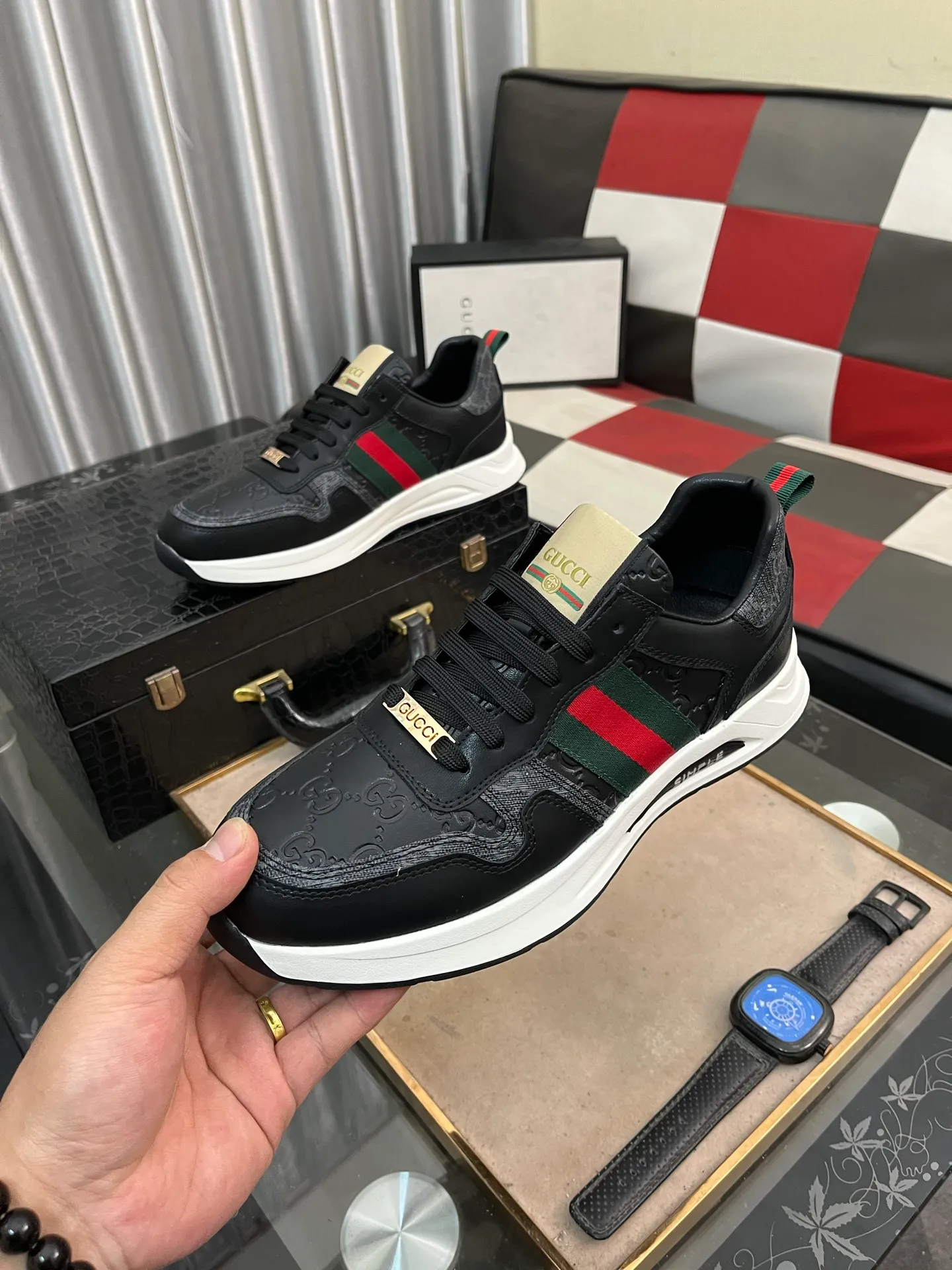 Men's shoes💰420⌚️⌚️[GUCCI] Gucci men's casual shoes are absolutely popular🔥The ultimate matching item for trendy men! The charm of super texture is irresistible, the main recommendation, the flower leather color is bright! The upper is made of high-quality cowhide with branded fabrics, pigskin lining for the feet, and wear-resistant rubber sole, which is noble and elegant! Extremely comfortable🎁🎁You can be as handsome as you want💪 38-442️⃣colors available